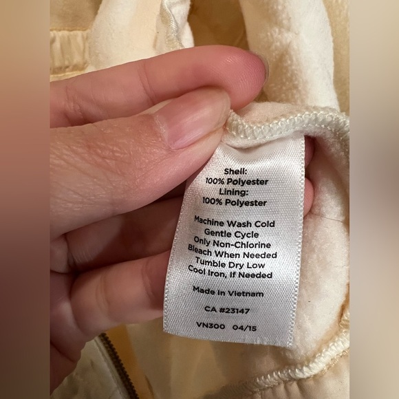 Talbots Women’s Cream Quilted Zip-Up Vest – Gold Hardware – Size X - Picture 3 of 14